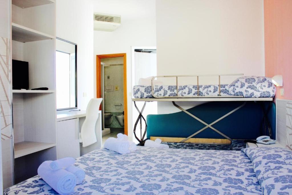 Hotel President Cesenatico Esterno foto