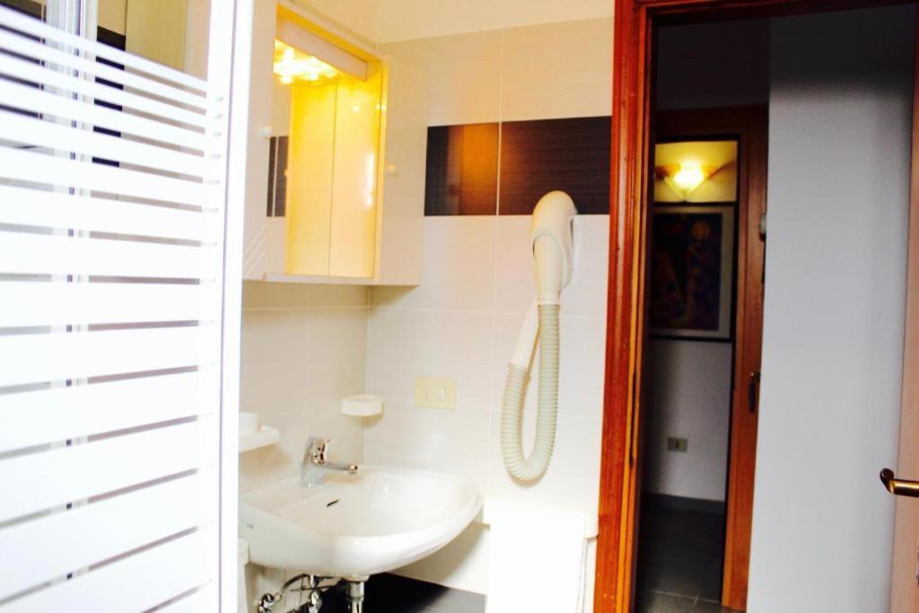 Hotel President Cesenatico Esterno foto