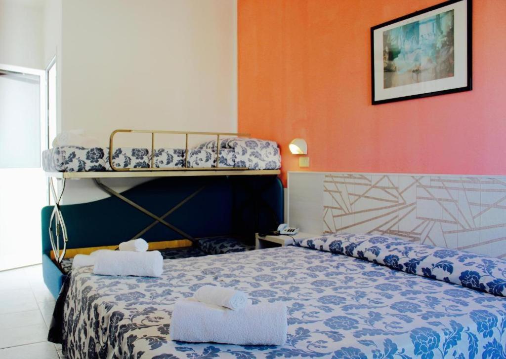 Hotel President Cesenatico Esterno foto