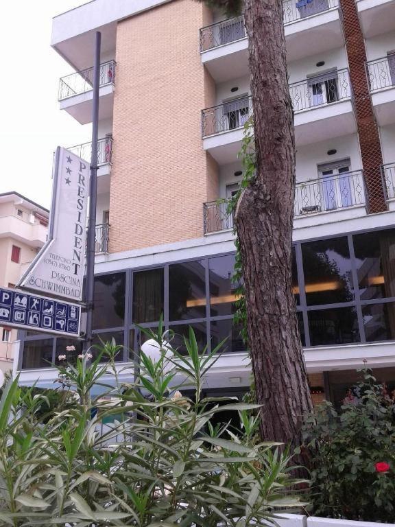 Hotel President Cesenatico Esterno foto